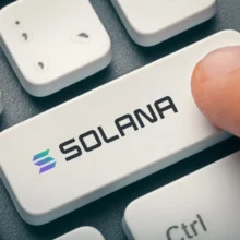 Nakamoto Vision for Solana: Co-Founder Yakovenko Sets New Decentralization Timeline Post-AI Rollout