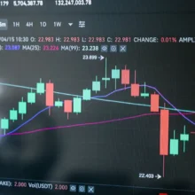 Trump Crypto Profits Hit $1B as Bitcoin Crashes 50% From Its ATH