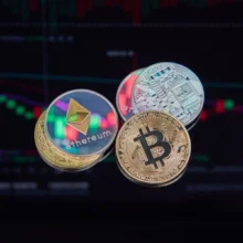 Why Is Crypto Down Today? Oil, Fed Bets and $330M Liquidations Stall the Market