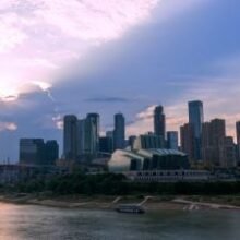 China calls for global AI oversight amid US tech rivalry